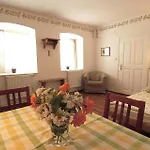 Bioweingut Hauerhof 99 -apartment 1 * Klosterneuburg